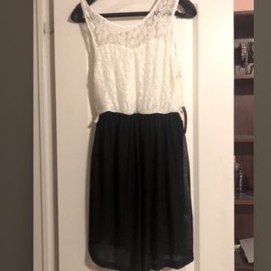 Black and white lacy dress